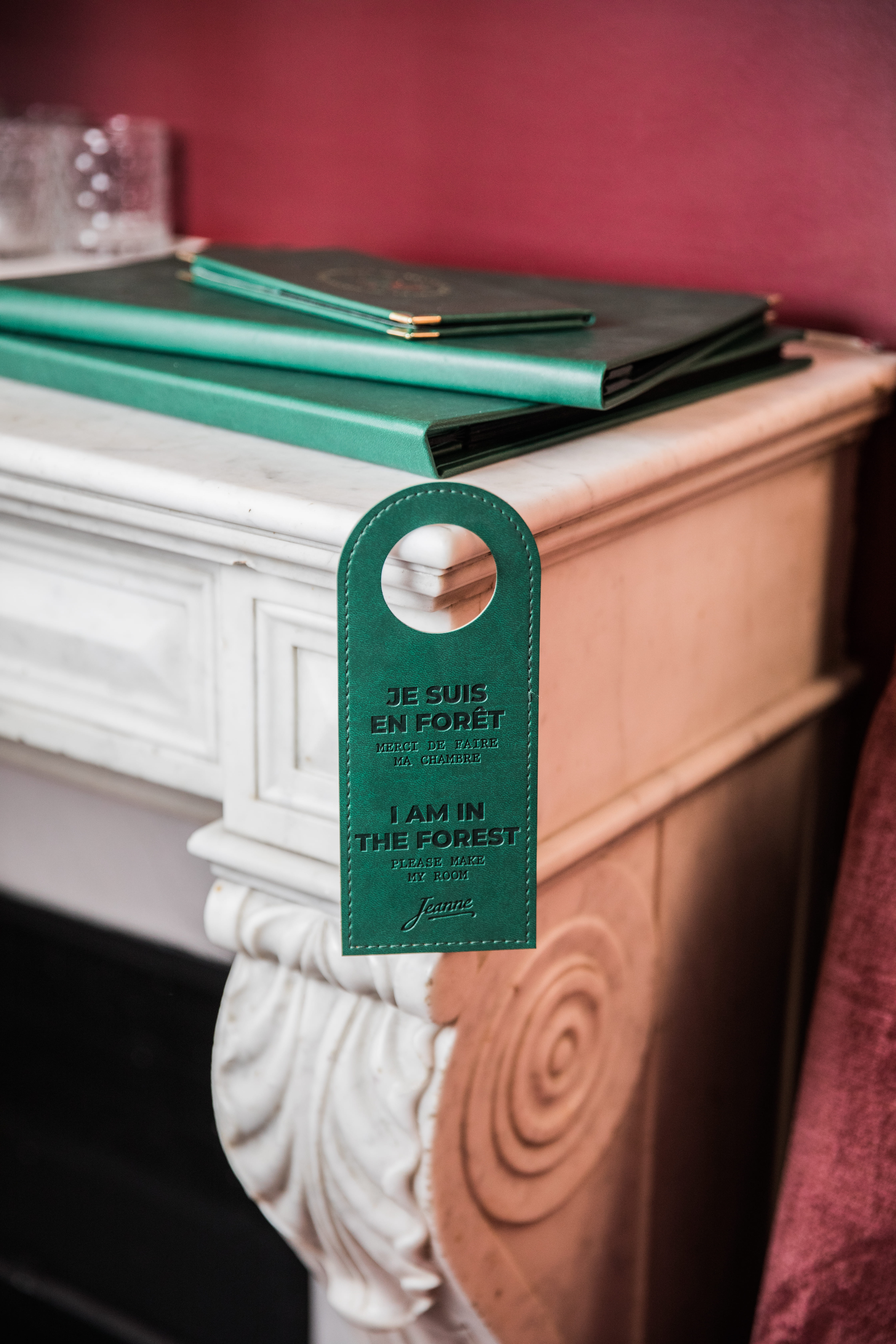 Jeanne--the-forest accorche-portes bonaloca