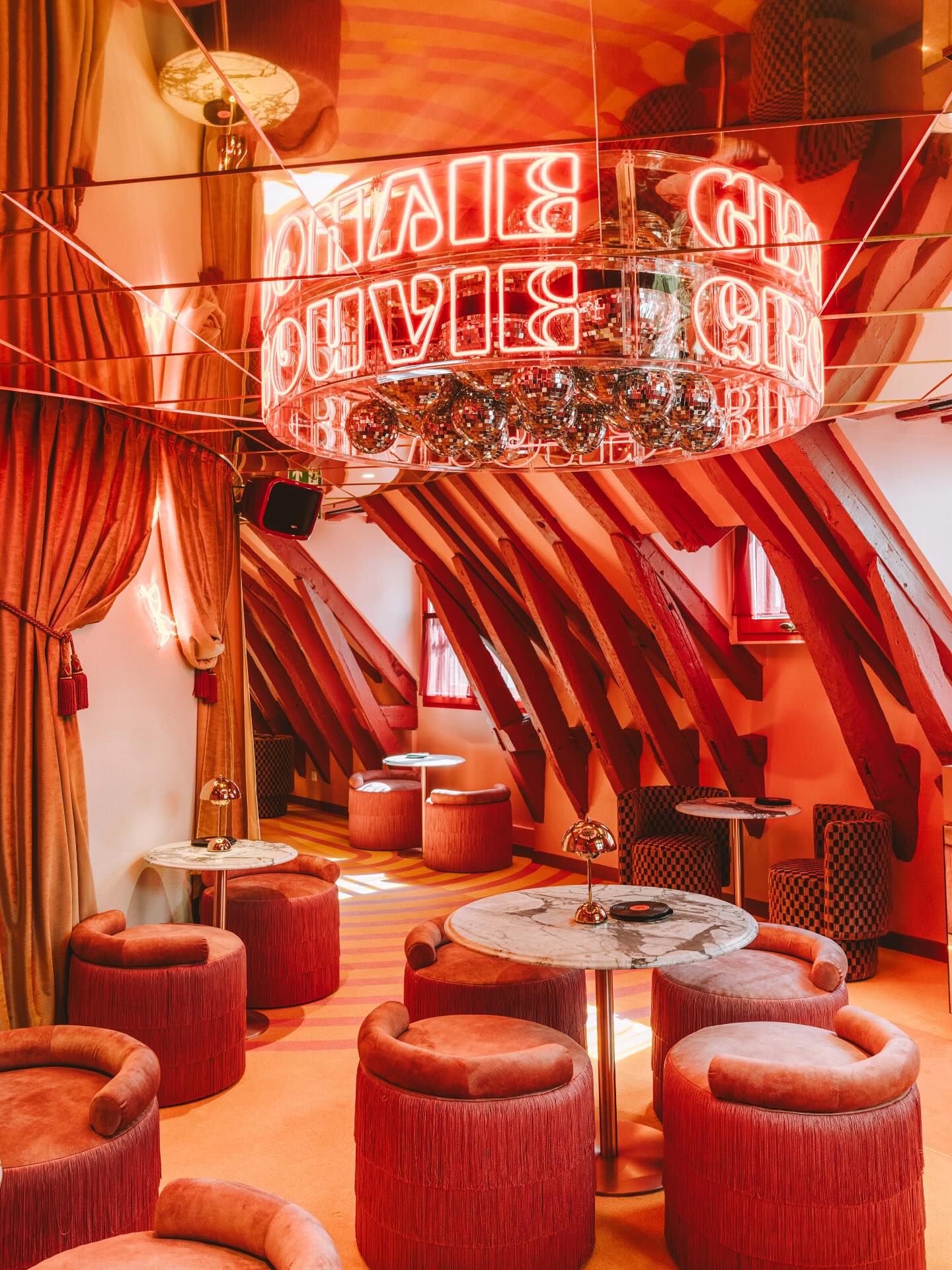 la nouvelle garde - grouvie social club